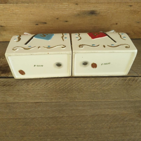 Vtg 1960s Enesco US Mail / Mailbox Salt and Pepper Shakers / Cardinal / Blue Jay - Picture 7 of 10